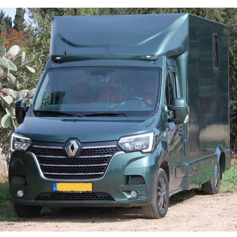 FURGONETA PARA TRANSPORTE DE CABALLOS